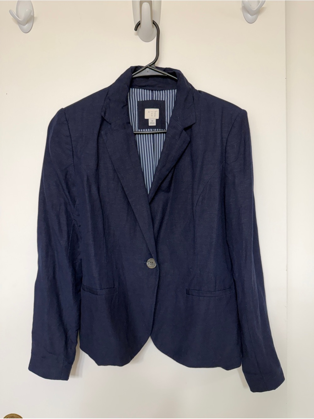 A New Day navy single-button blazer.